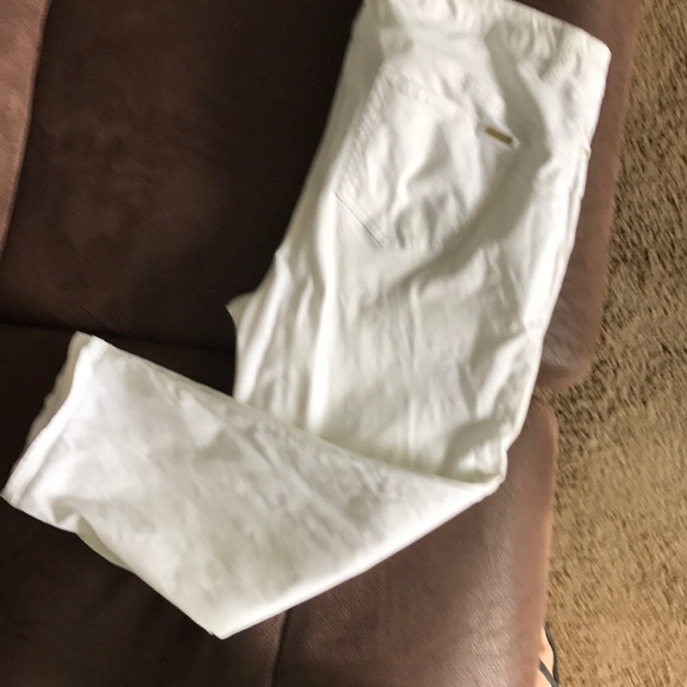 Chicos So Slimming white crop pants size 2.